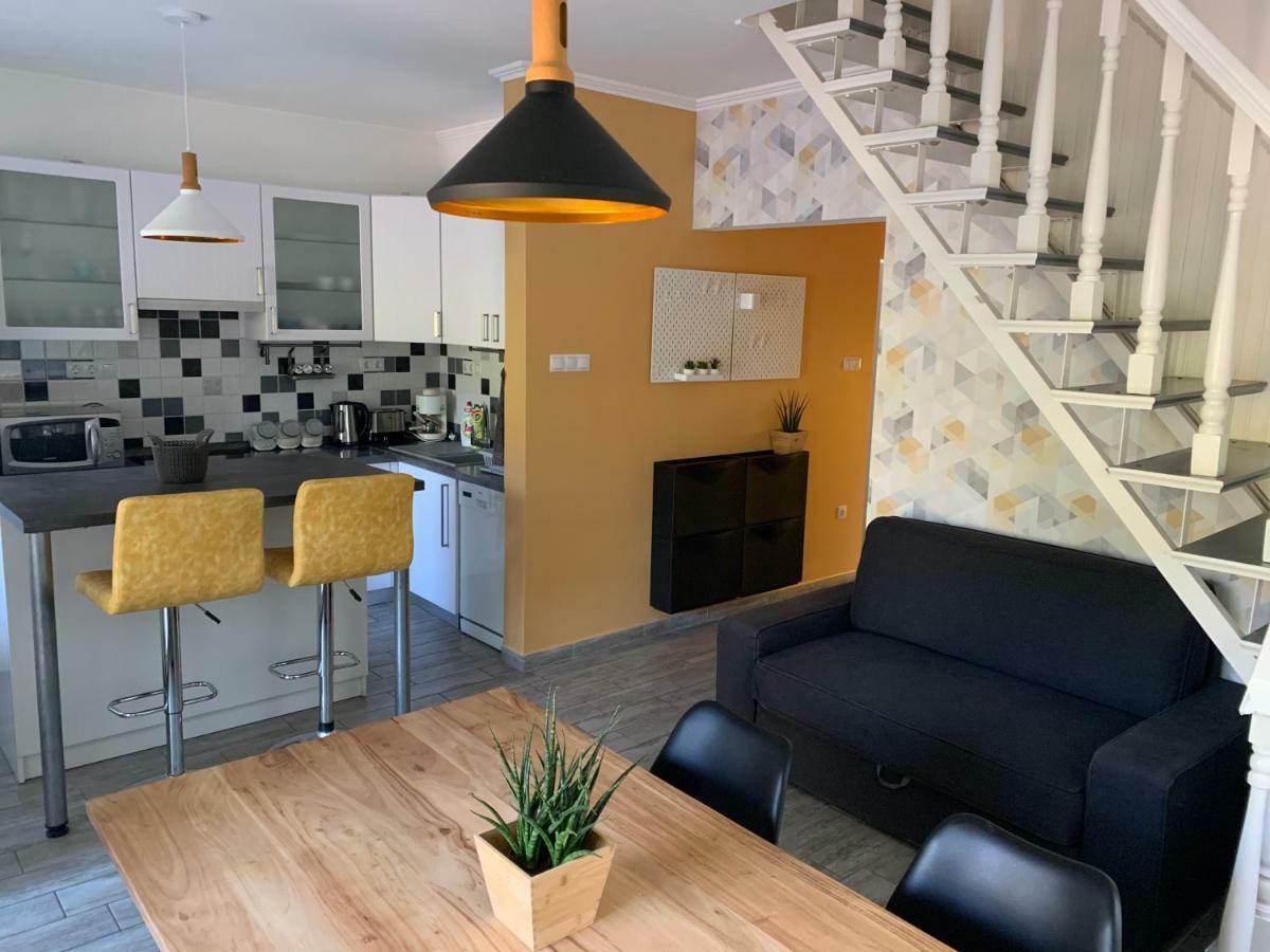 Csuka48 Apartman Szarvas Buitenkant foto