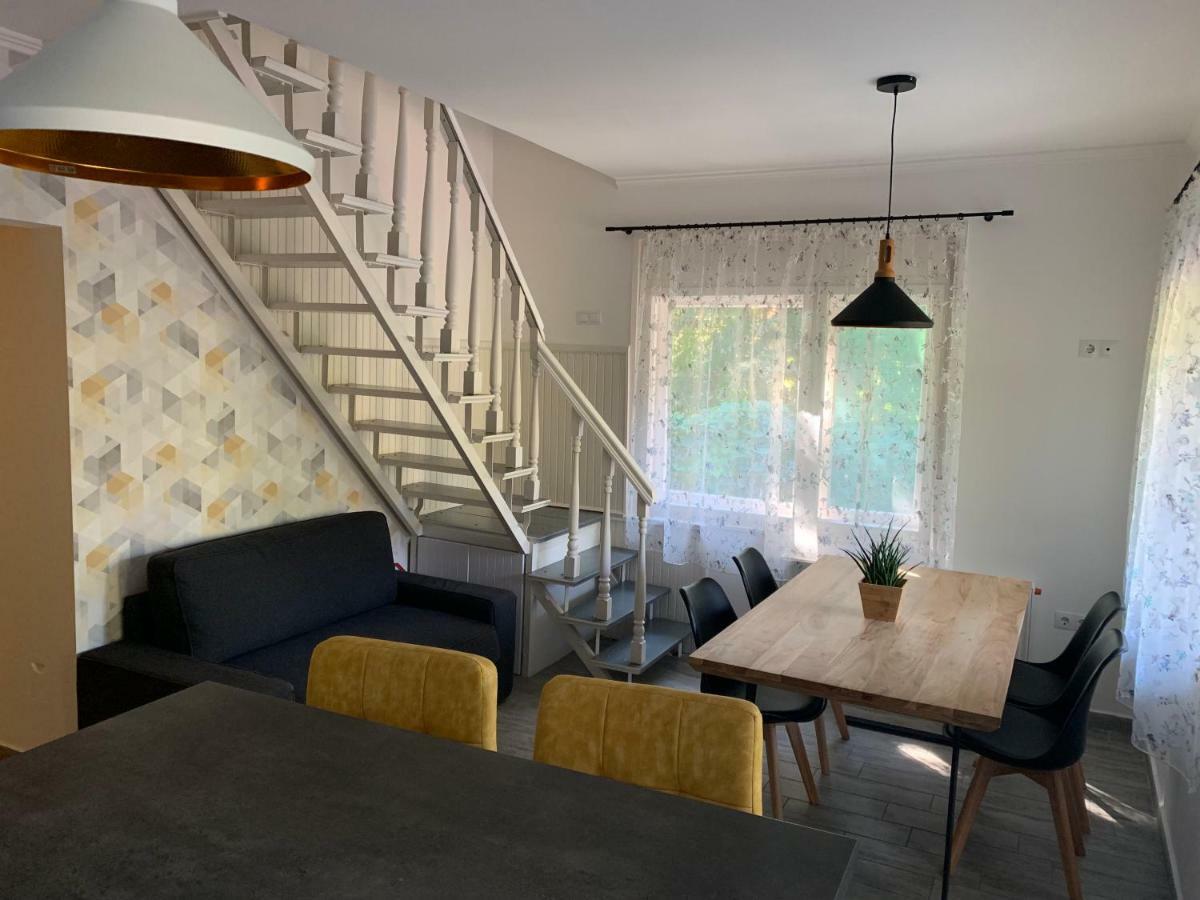 Csuka48 Apartman Szarvas Buitenkant foto